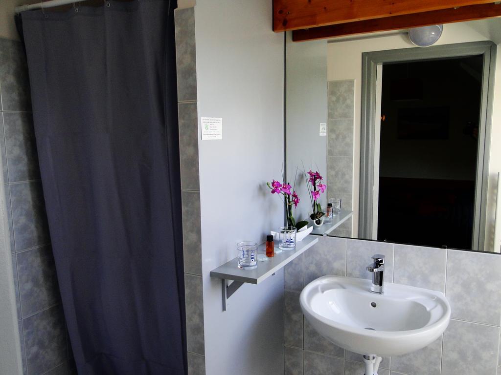 Hotel Aux Tamaris Sauzon Szoba fotó